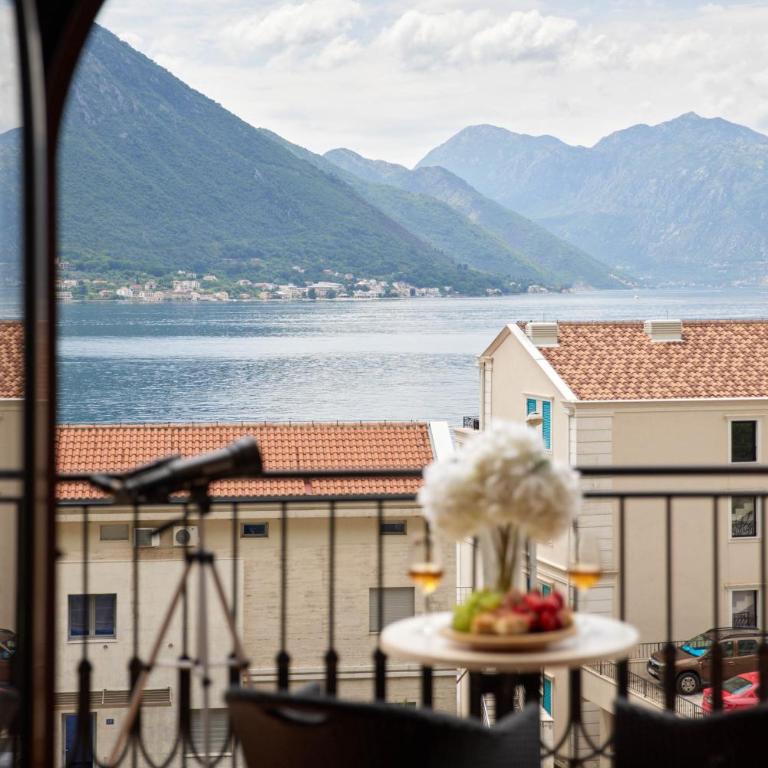 Apartments Djuranovic - One-Bedroom Apartment with Balcony and Sea View - 14