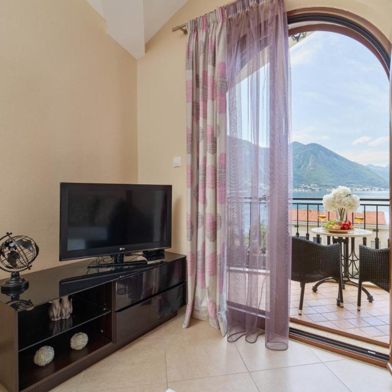 Apartments Djuranovic - Apartment with Sea View - 8