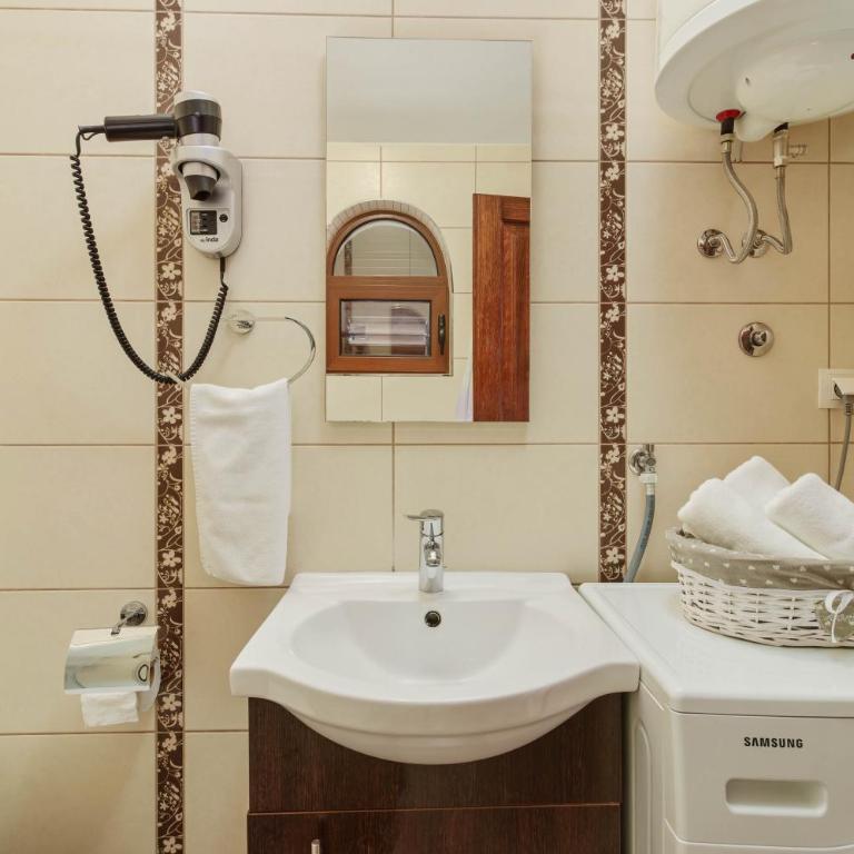 Apartments Djuranovic - Comfort One-Bedroom Apartment with Terrace and Sea View - 13