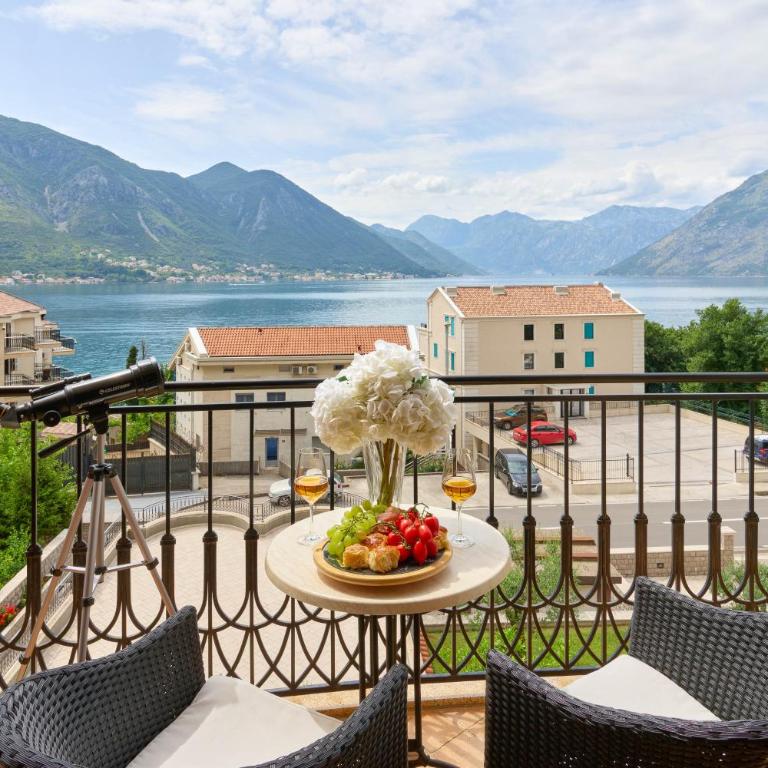 Apartments Djuranovic - One-Bedroom Apartment with Balcony and Sea View - 2