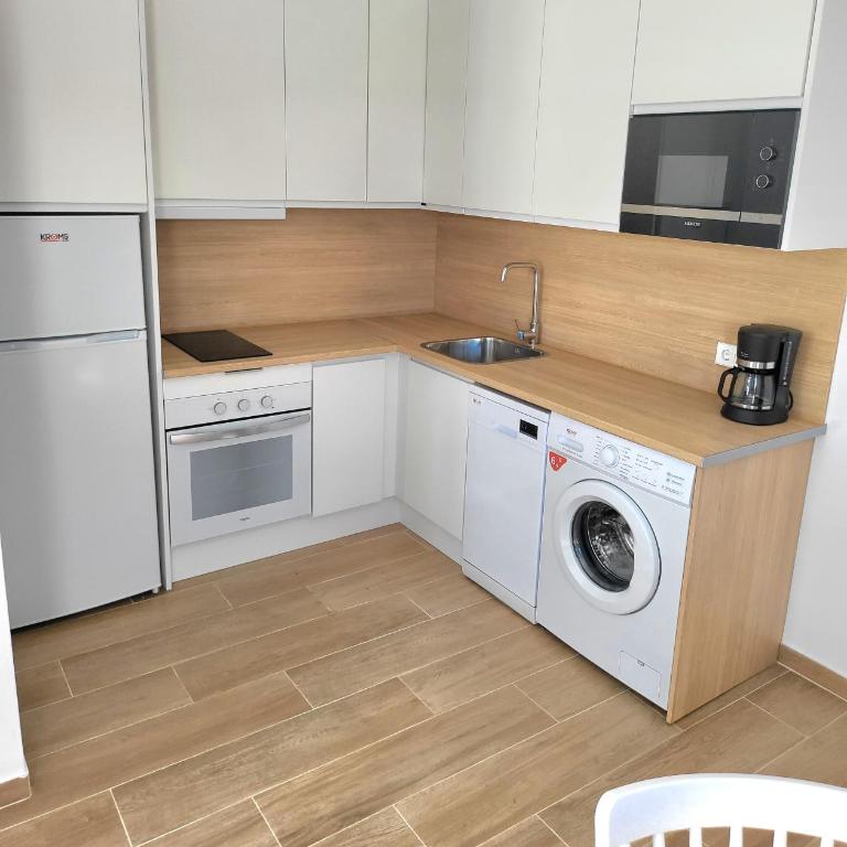 Apartamento nuevo en Planta Baja B con Piscina y Solarium - Apartamento de 1 dormitorio - 4