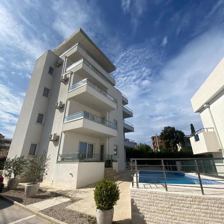 Emma Lux Apartment - Two-Bedroom Apartment - 7