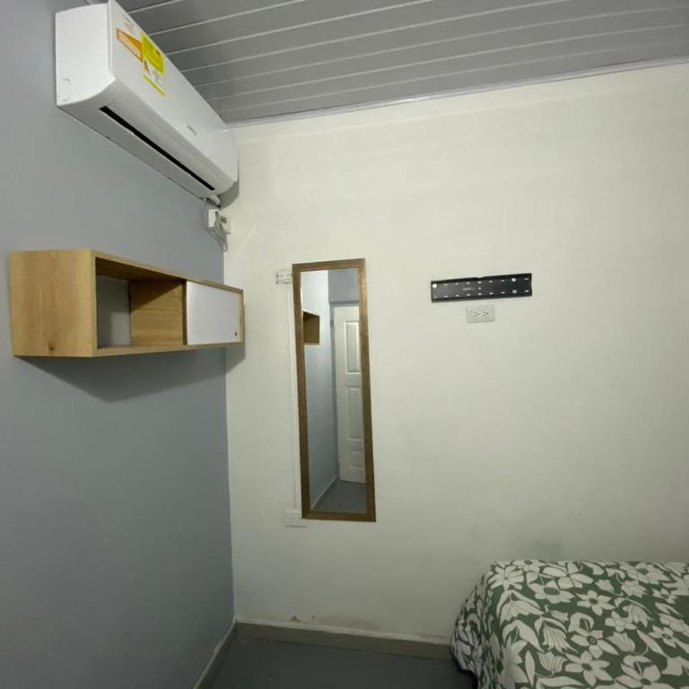 Hostal Casa Jardin Cartagena - Habitación Individual con baño compartido - 4