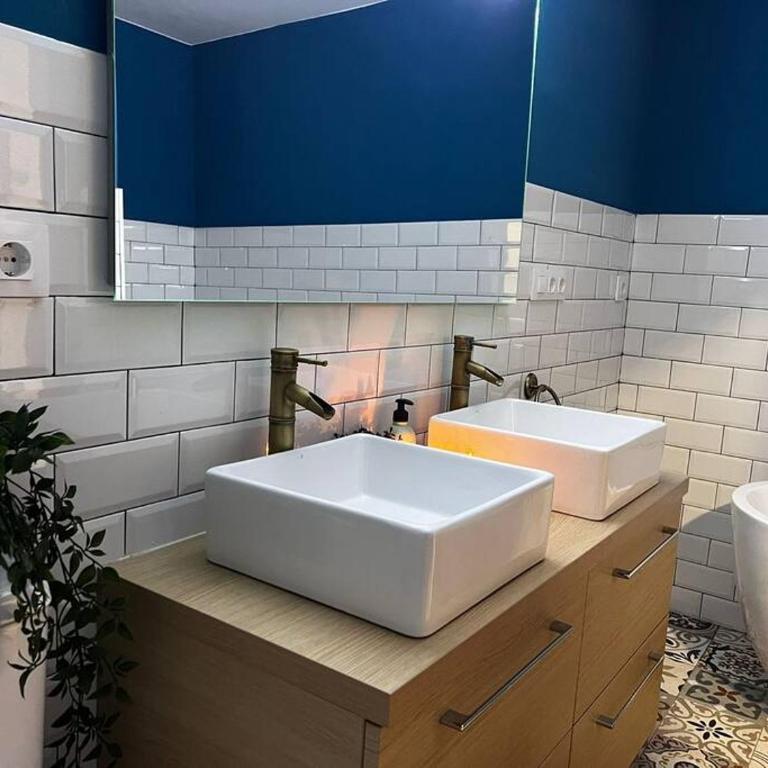 Amplio Piso 110m - Moderno y 2 Baños - Poniente - Apartamento de 3 dormitorios - 2