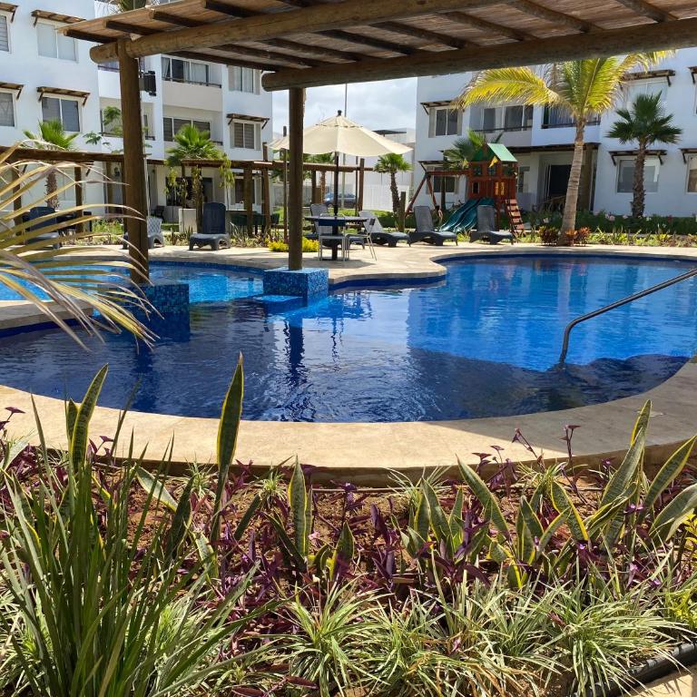 Nuevo Departamento con Excelente Ubicación y Muy Bonita Alberca - Residencial Almarena II - Two-Bedroom Apartment - 1