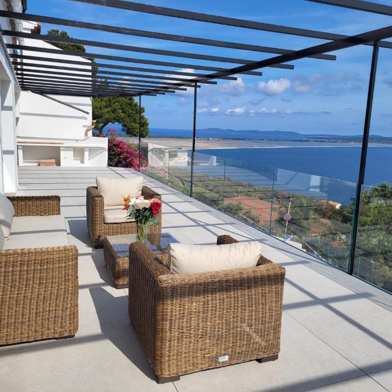 VILLA L'OISEAU BLEU 220m2 VUE MER 180, GIENS & Porquerolles - Studio - Villa - 16