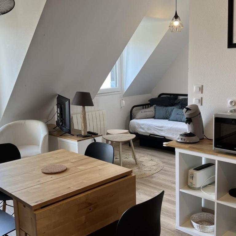 Accès direct plage, T3 mezzanine, 4 pers, balcon, parking, proche thalasso à Cabourg - FR-1-487-357 - Appartamento - 2