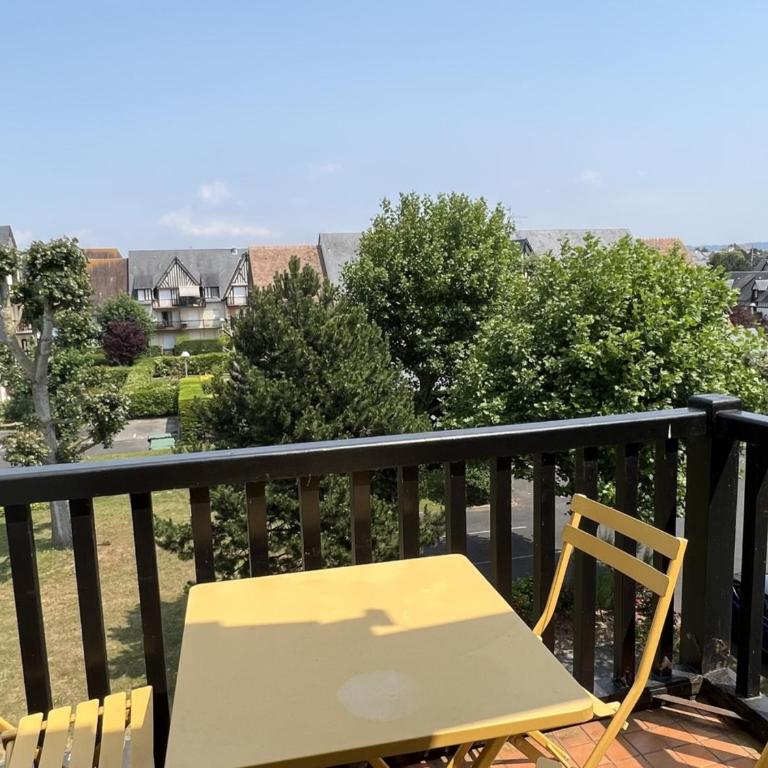 Accès direct plage, T3 mezzanine, 4 pers, balcon, parking, proche thalasso à Cabourg - FR-1-487-357 - Appartamento - 6