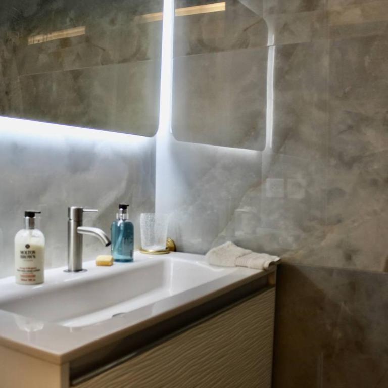 Superbe appartement climatisé avec terrasse et jardin à Villeneuve Loubet Plage - FR-1-252A-106 - Appartement - 8