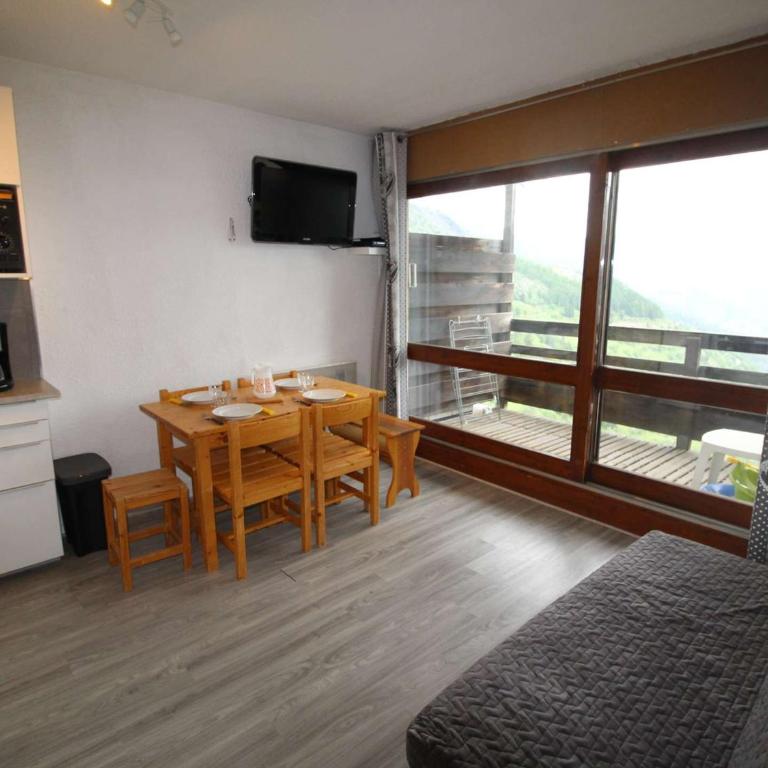 Studio cabine fermée 4 pers au pied des pistes avec parking - Auris en Oisans - FR-1-297-334 - Apartment - 2