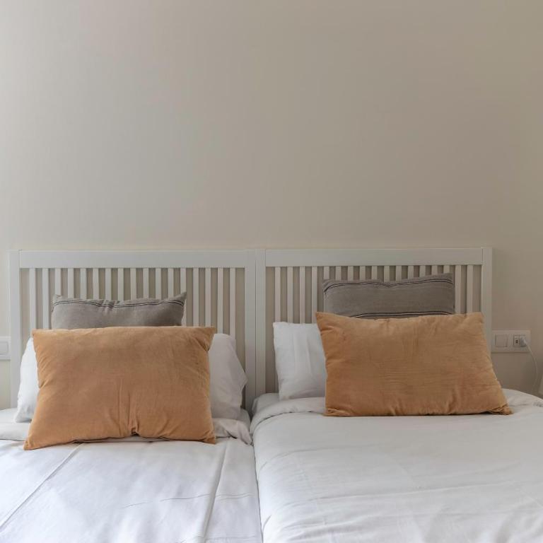 Spacious and lovely in the City Center of Bilbao - Two-Bedroom Apartment - 28