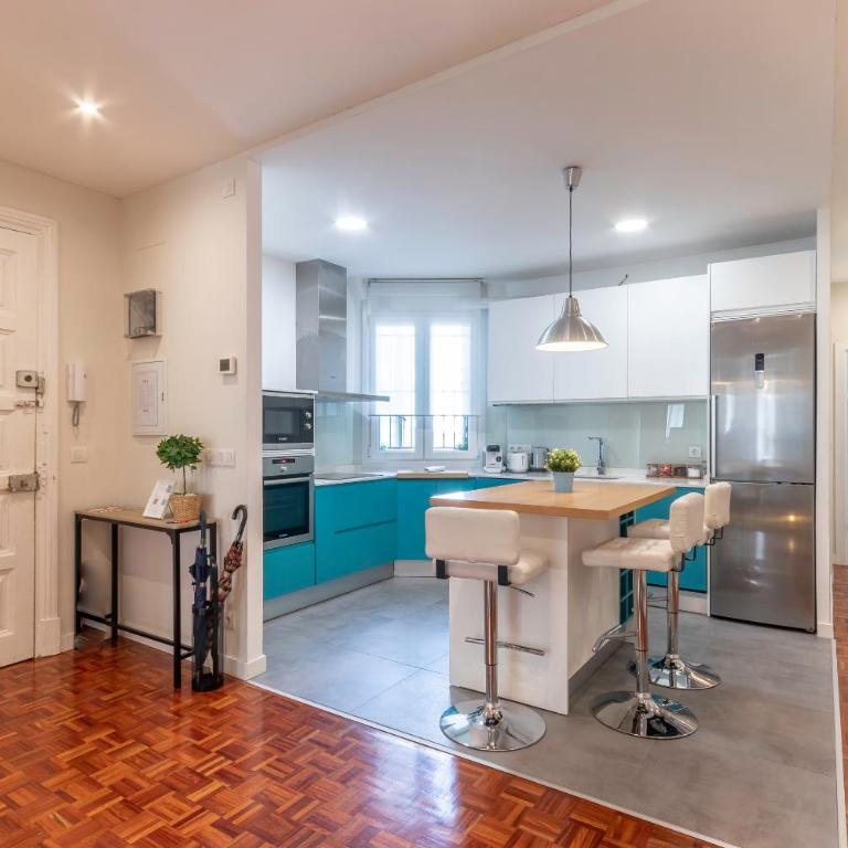 Spacious and lovely in the City Center of Bilbao - Two-Bedroom Apartment - 18