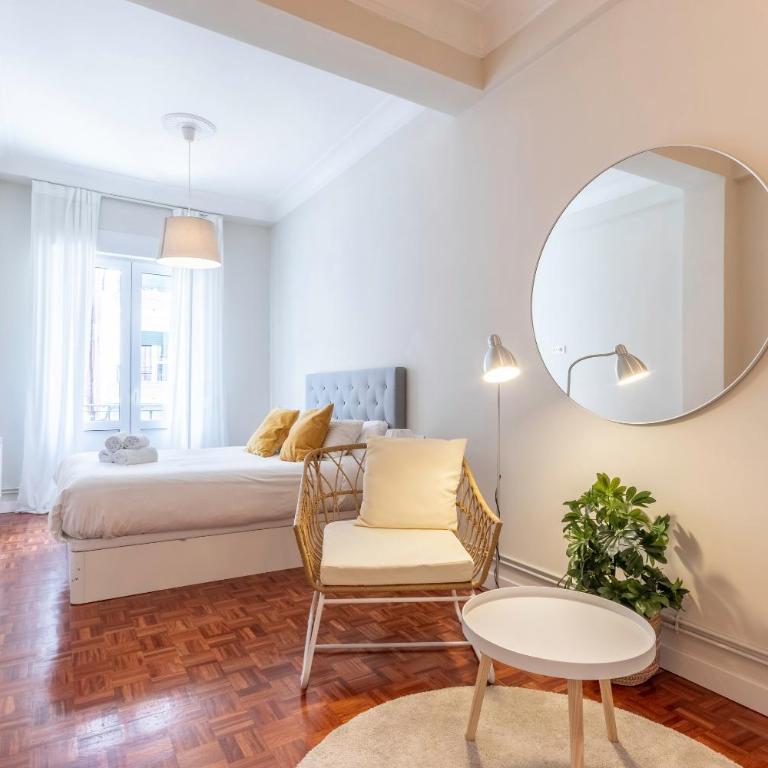 Spacious and lovely in the City Center of Bilbao - Two-Bedroom Apartment - 25