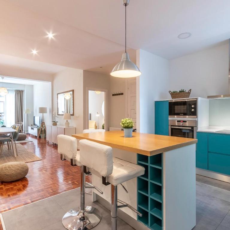 Spacious and lovely in the City Center of Bilbao - Two-Bedroom Apartment - 2