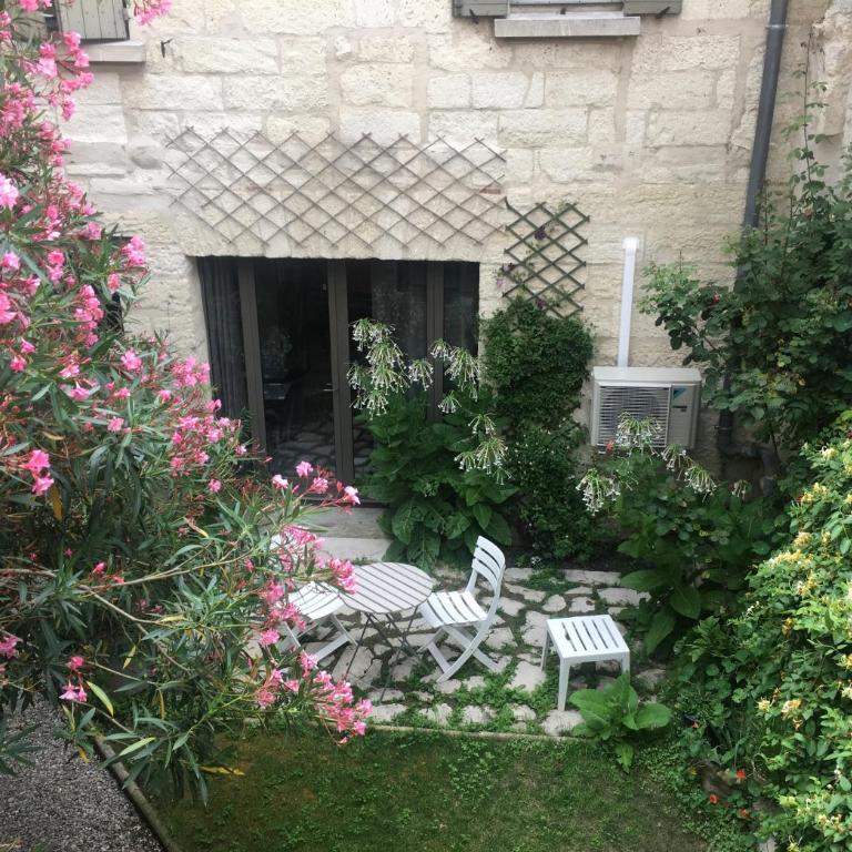 Chambre sur jardin secret - Avignon Centre - Climatisée - Chambre Double avec Salle de Bains Privative - 14