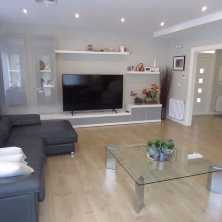 Luxurious, modern six bedroom villa in Denia - Villa - 24