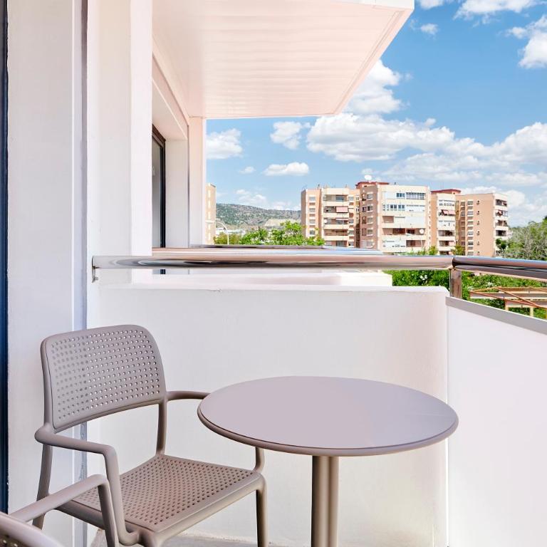 tent Torremolinos - Habitación doble con dos camas con balcón y brunch ilimitado - 5