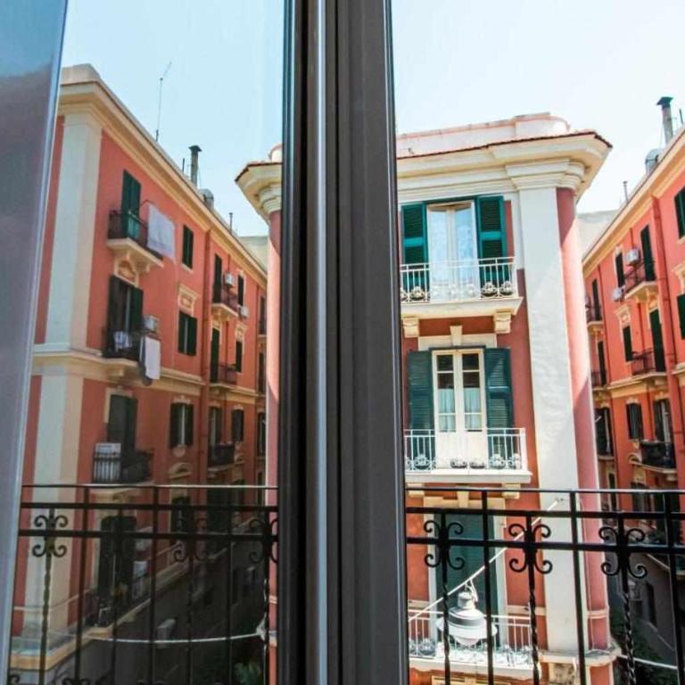 Astroom apartments - Double Room with Balcony - 12
