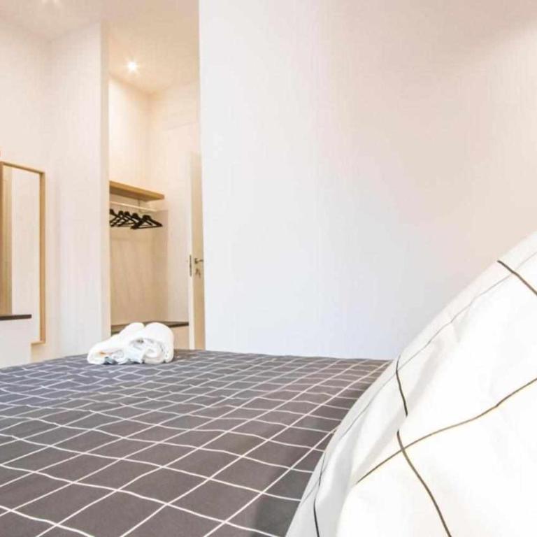 Astroom apartments - Double Room with Balcony - 22