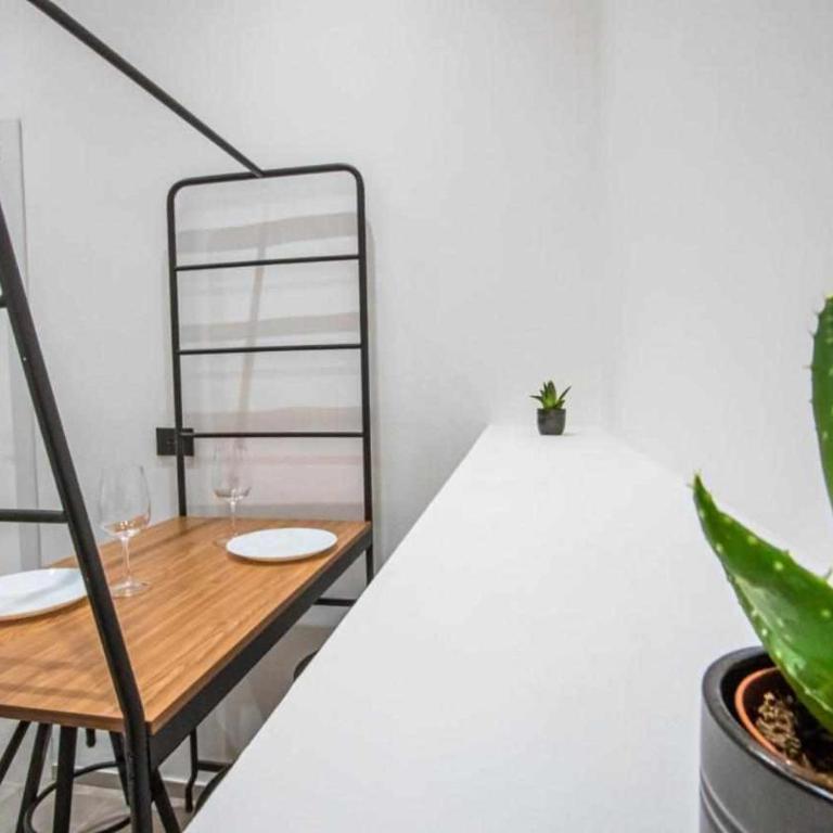 Astroom apartments - Double Room with Balcony - 15
