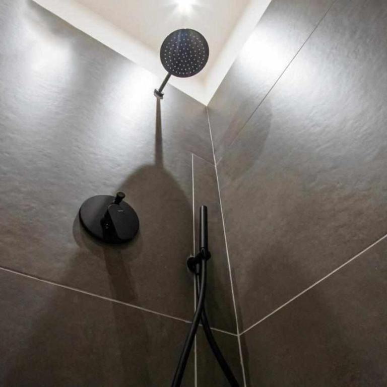Astroom apartments - Double Room with Balcony - 9