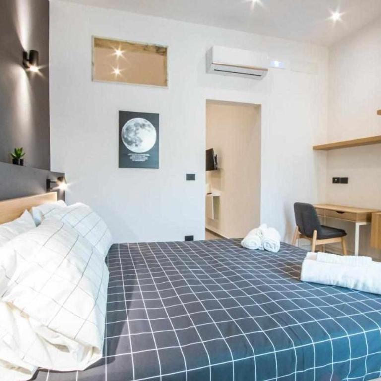 Astroom apartments - Family Room with Balcony - 11
