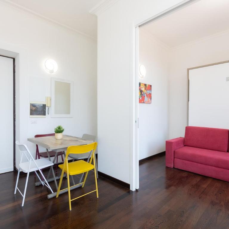 Corso View by Rental in Rome - Two-Bedroom Apartment - 4