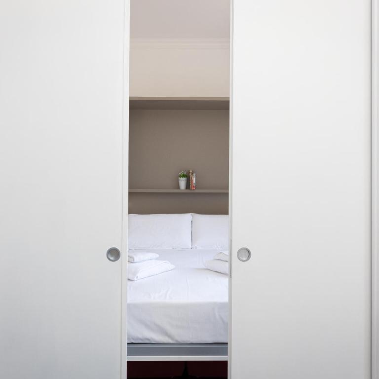 Corso View by Rental in Rome - Two-Bedroom Apartment - 25