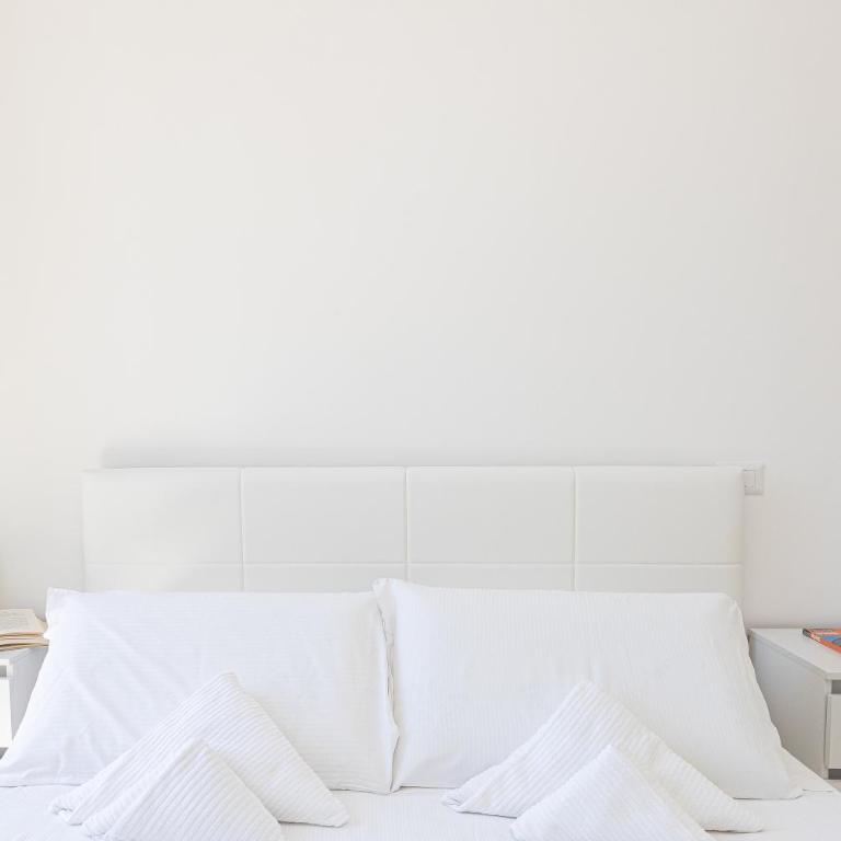 Corso View by Rental in Rome - Two-Bedroom Apartment - 8