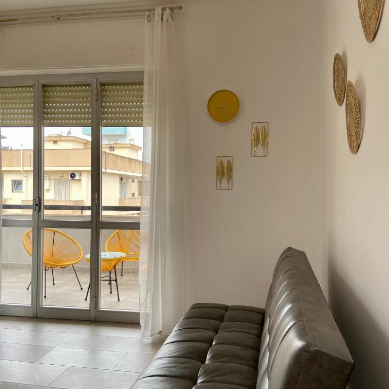 Terrazza vista mare e box auto - Appartamento con 2 Camere da Letto - 40