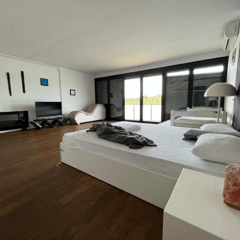 Floating Zen House - Soba sa Bračnim Krevetom (King-size) i Pogledom na Jezero - 3