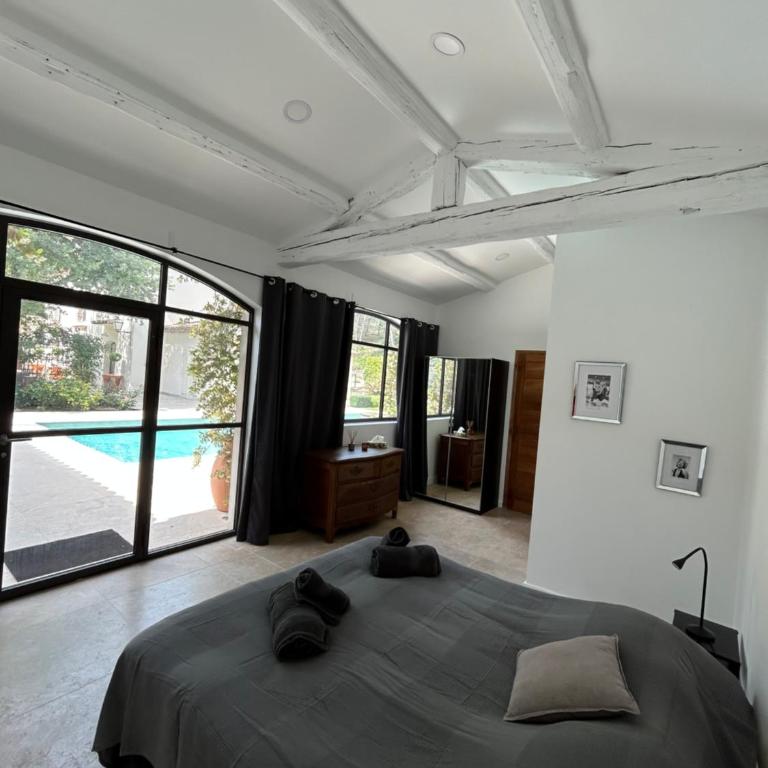 La Bastide des Rosiers - Chambre Double - Vue sur Piscine - 3