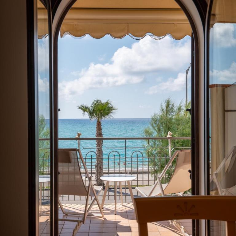 Arcipelago Seafront Apartments, Fronte Mare a Capo d'Orlando - Appartamento con 2 Camere da Letto e Vista Mare - 1