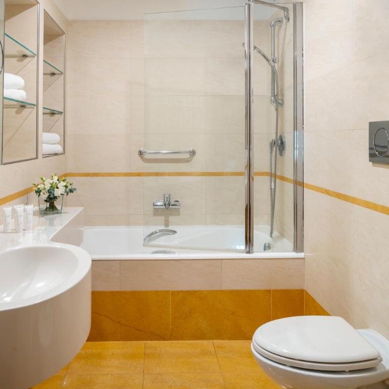 UNA Hotels Galles Milano - Camera Matrimoniale Executive - 1