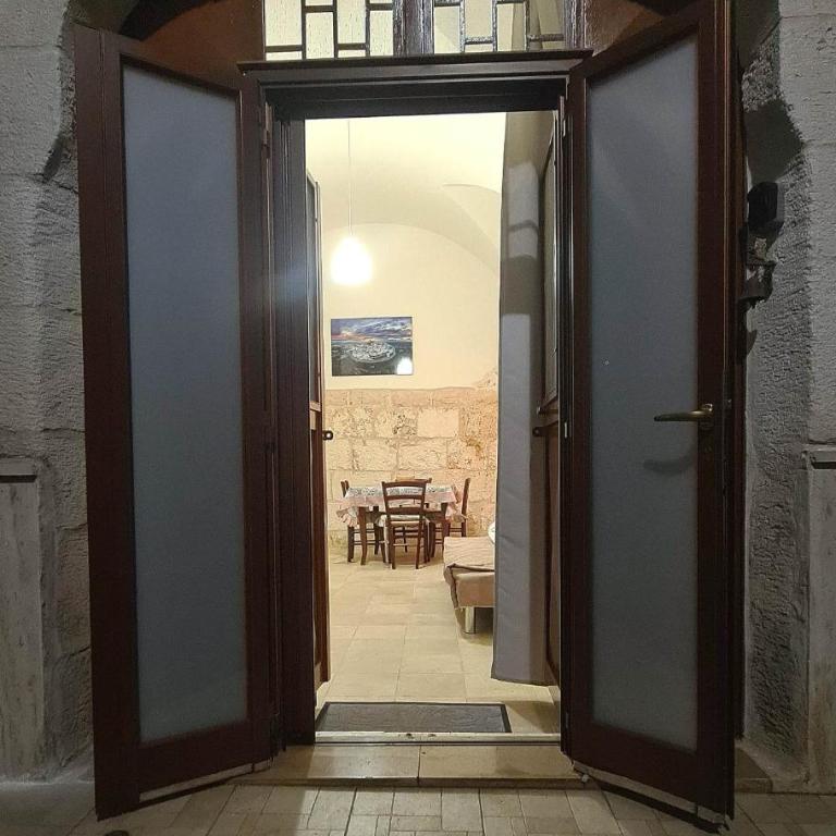 De Cristoforis 57, Traditional white stone house - Two-Bedroom House - 3
