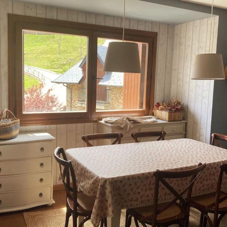 Elegante apartamento en Escarrilla con vistas al valle - Two-Bedroom Apartment - 11