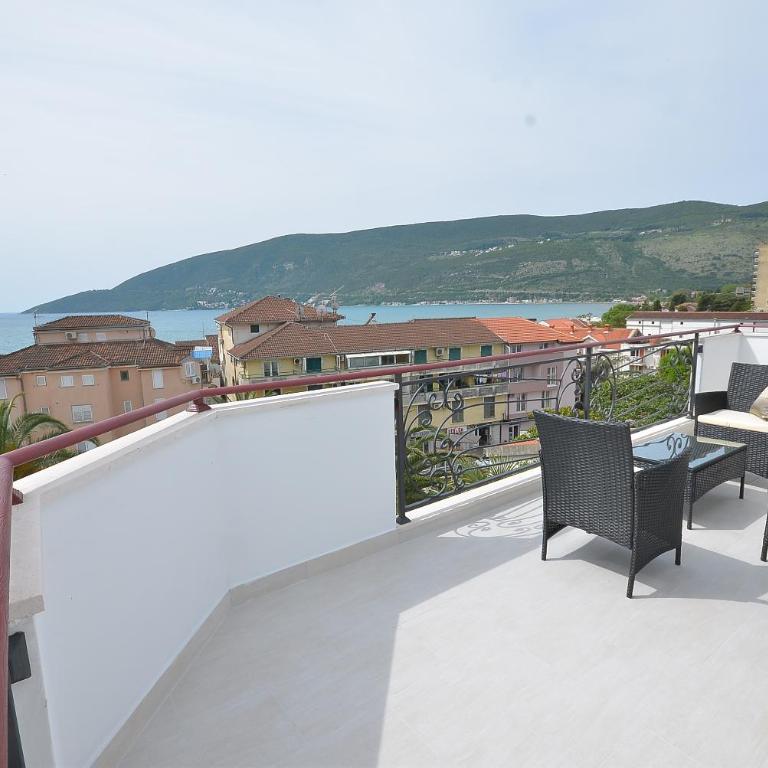 Apartments Mianiko - Penthouse Two-Bedroom Apartment with Balcony and Sea View - 16