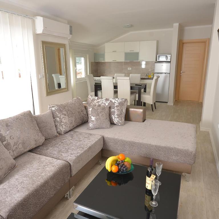 Apartments Mianiko - Penthouse Two-Bedroom Apartment with Balcony and Sea View - 15