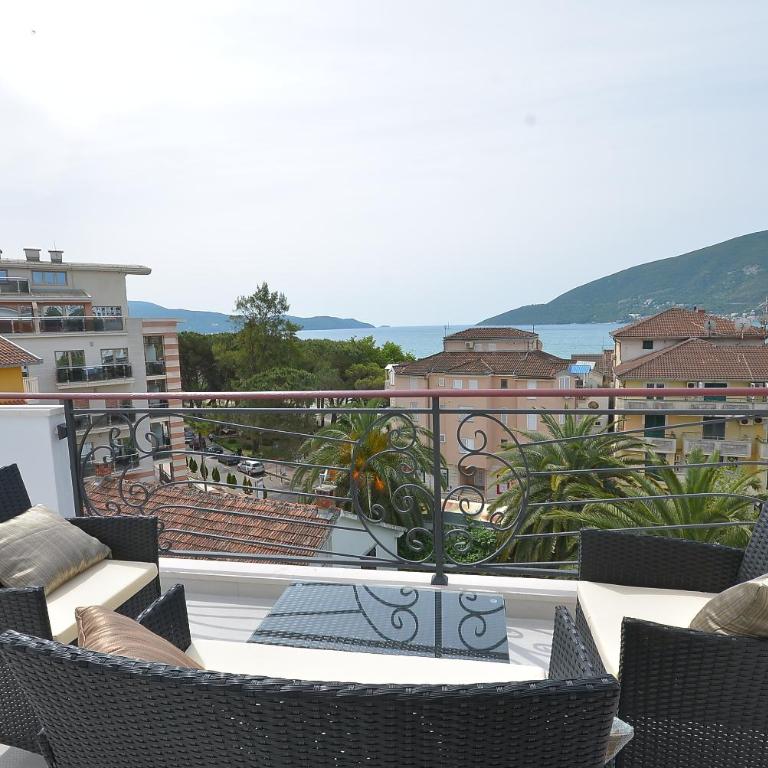 Apartments Mianiko - Penthouse Two-Bedroom Apartment with Balcony and Sea View - 14