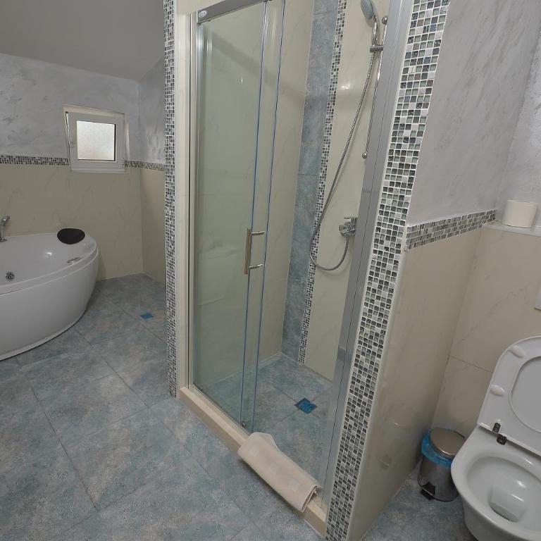 Apartments Mianiko - Penthouse Two-Bedroom Apartment with Balcony and Sea View - 10