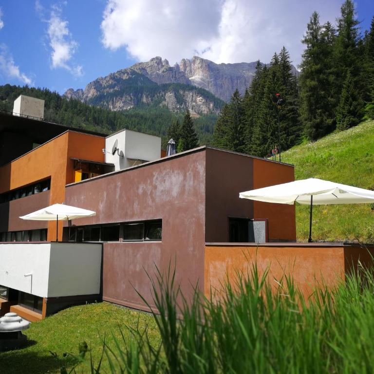 Luce Delle Dolomiti con navetta e sala giochi - Appartamento con Vista Montagna - 9