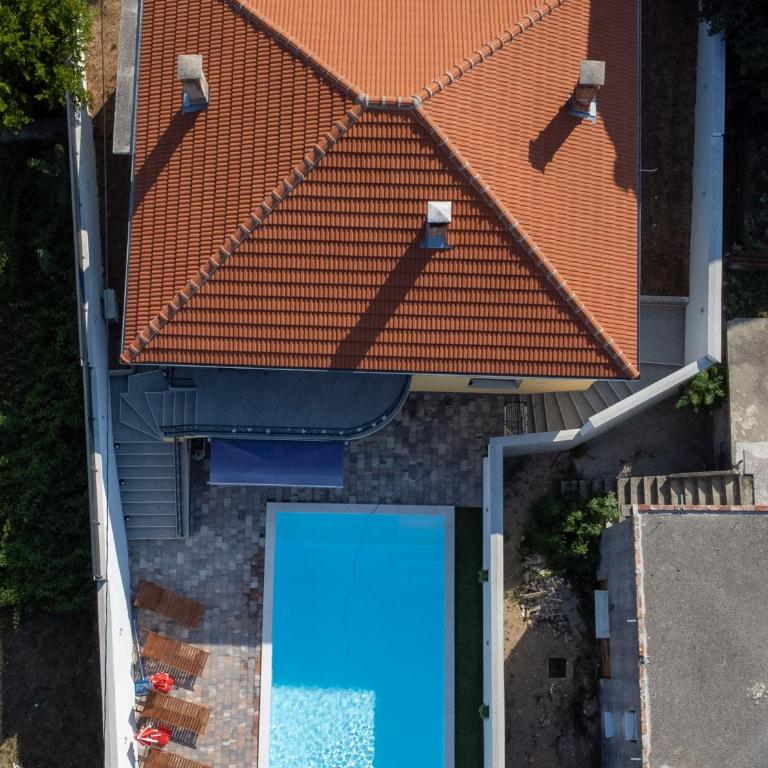 Villa UpTown - Four-Bedroom House - 20