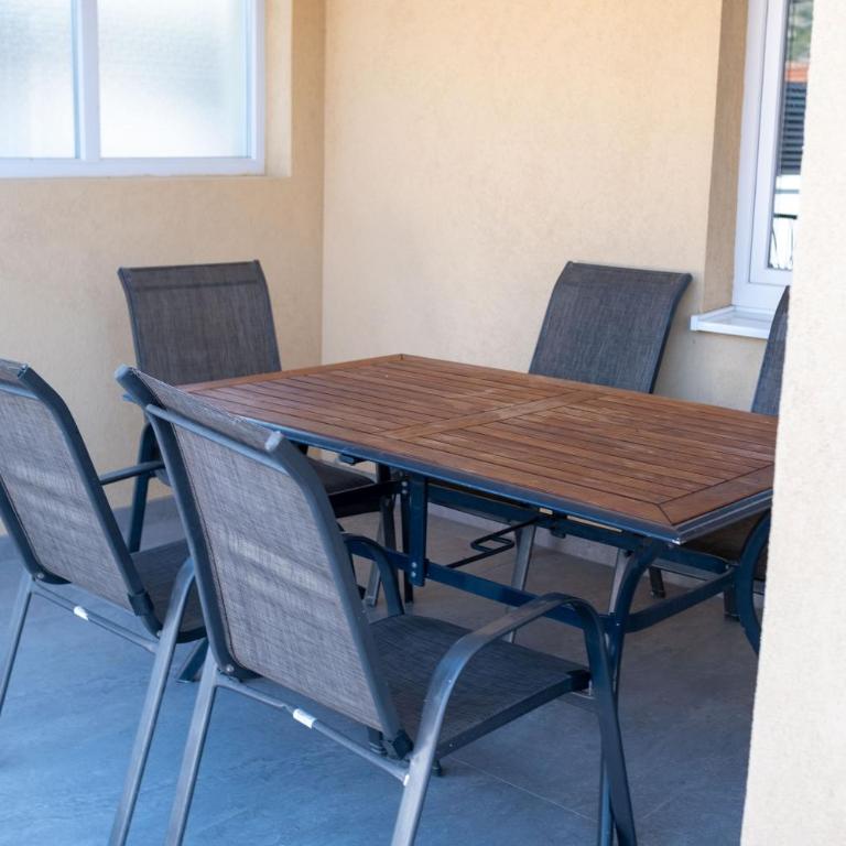 Villa UpTown - Four-Bedroom House - 64