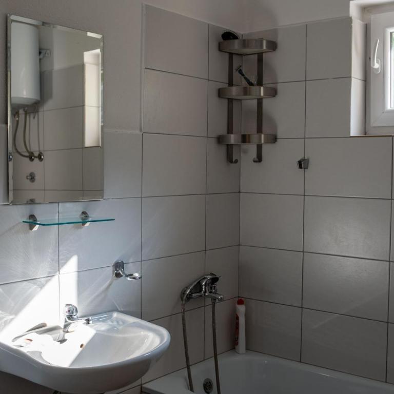 Villa UpTown - Four-Bedroom House - 69