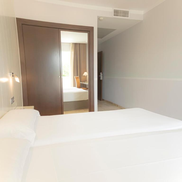 Hotel Oasis - Habitación Doble con parking - 2 camas - 2