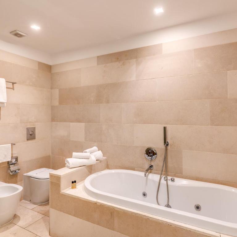 Hotel Isola Sacra Rome Airport - Suite Familiare con Balcone - 4
