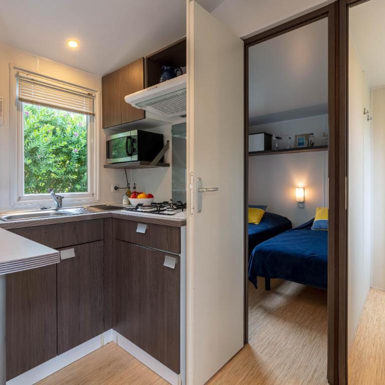 Le Mimosa, mobil-home climatisé au cœur du vignoble et à quelques mètres de la mer - Deluxe Bungalow mit Gartenblick - 6
