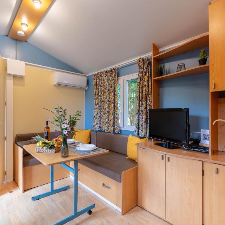 La Doucette, mobil-home climatisé au cœur du vignoble et à 50m de la mer - Deluxe Bungalow mit Gartenblick - 5