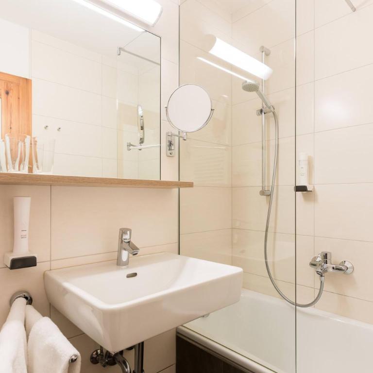Gut Wenghof - Family Resort Werfenweng - Classic Familienzimmer mit Etagenbett - 5