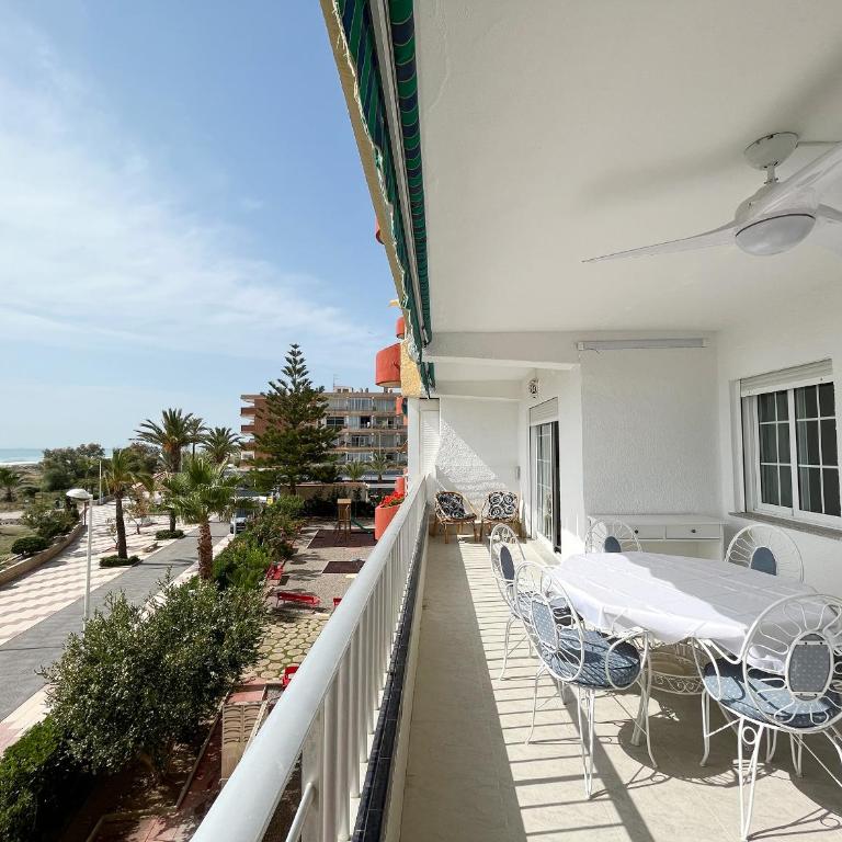 Global Vacacional, Apartamento en primera línea de playa, Canet de Berenguer - Apartamento con vistas al mar - 2